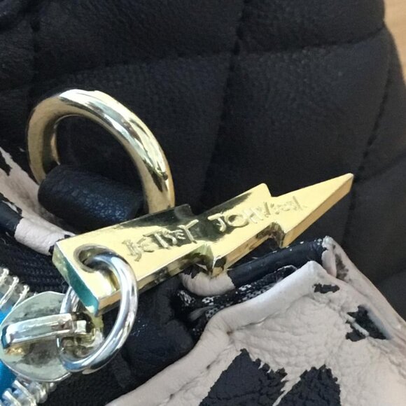 Betsey Johnson Peekaboo Leopard Shoulder Bag Black Quilt Gold Hardware Snap Clos - Picture 10 of 11